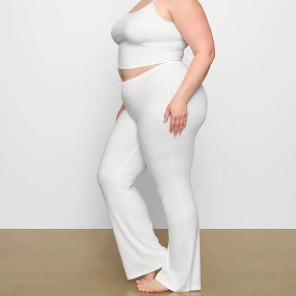 Skims Soft Lounge Lace Pants | Color: Marble | NEW/NWT!!💎💜 - Picture 3 of 8